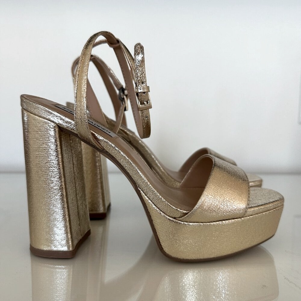 NEW Steve Madden Lessa Champagne Platform Heels size 6